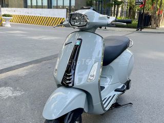 Vespa Sprint màu xám cực mới