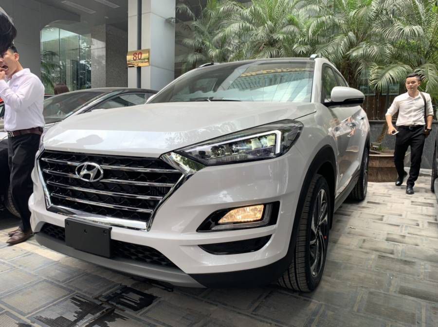 Hyundai Tucson 2019 Da Nang, Ho tro vay 80% xe, Xe co san giao ngay. Lien he: Linh - 0911.307.988 - 0905.59.89.59