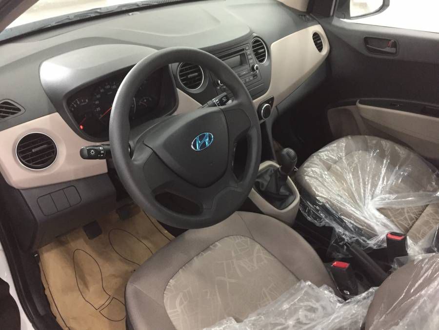 Ban Hyundai i10 1.2MT 2019 moi xe giao ngay du mau dua truoc 10% hotline 0902596263