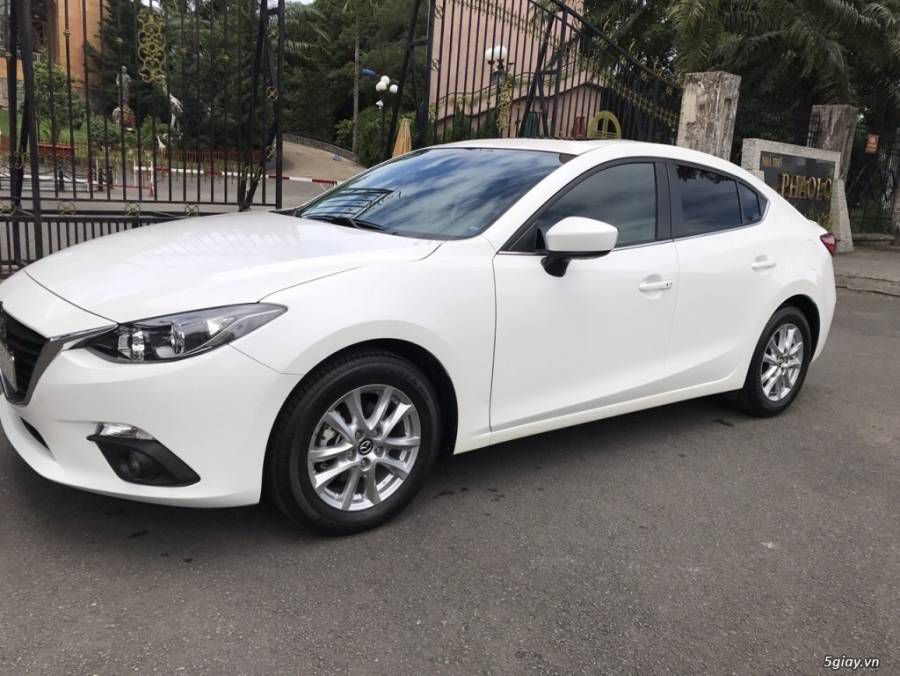 Can ban xe Mazda 3 ban 1.5 sx nam 2016 mau trang