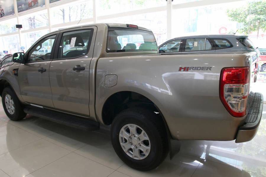 BAN FORD RANGER XLS 2.2L 4X2 MT 2019 MOI - NHIEU KHUYEN MAI - GIA TOT NHAT MIEN TAY - GIAO XE NGAY TAI FORD CAN THO