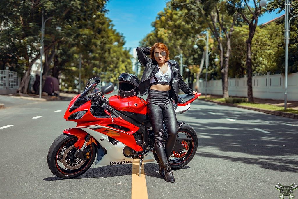 Người mẫu Thanh Thảo đọ dáng cùng supersport Yamaha YZF-R6 ảnh 6