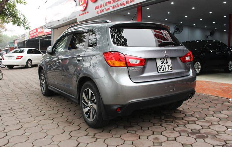 Ban Mitsubishi Outlander Sport 2.0AT 2015 cu Ha Noi