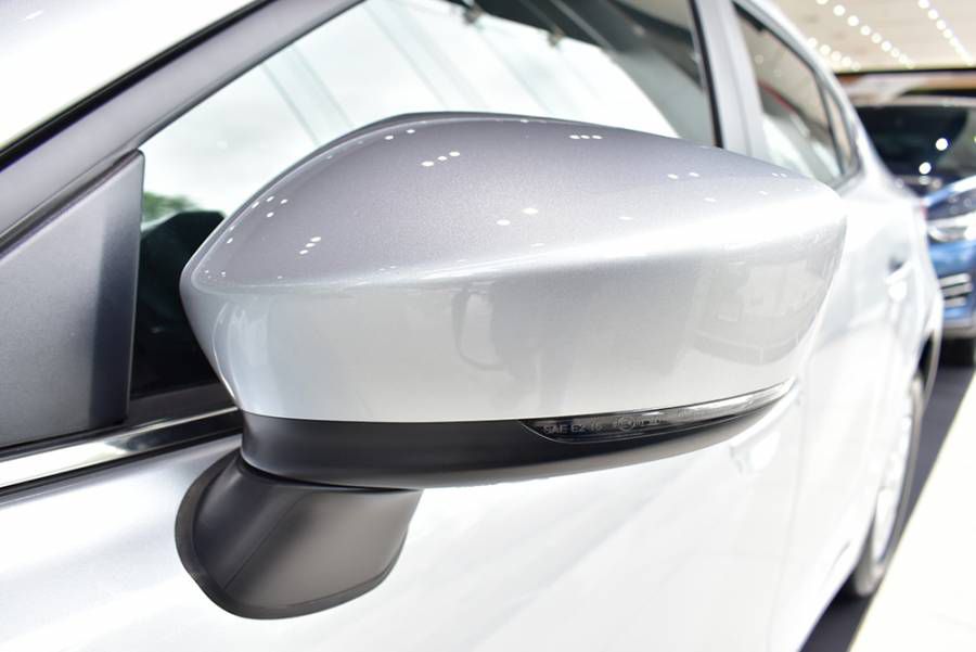 Ban Mazda 3 Face Lift 2019 moi Binh Duong