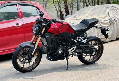 HONDA CB 300R motor pkl mới như đập thùng.1200km