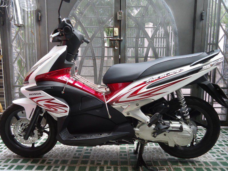 Honda Air Blade nhập thùng Thái 2008, màu Trắng-Đỏ-Đen, biển Tp.hcm. ở  TPHCM giá 28.5tr MSP #919291