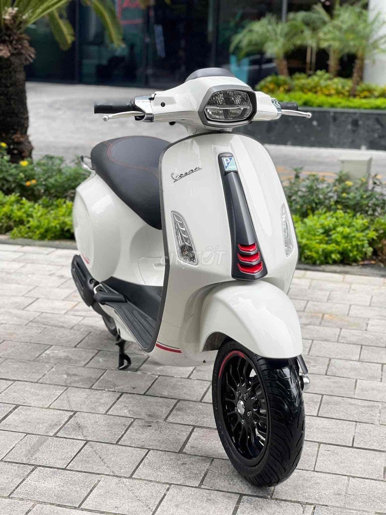 Vespa Sprint iget ABS 2021 Trắng Sporty Mới 99%