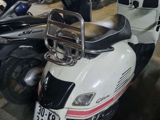 Vespa GTS 125ie trắng