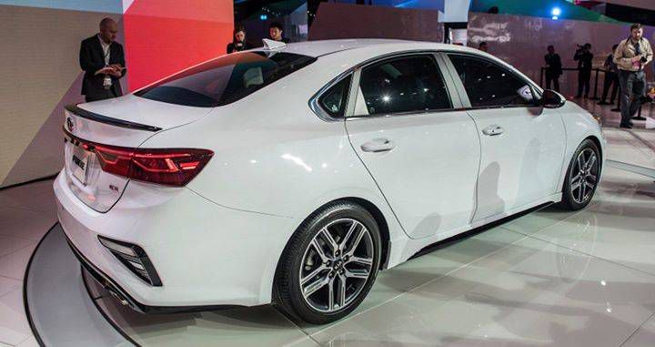 Ban Kia Cerato 1.6 deluxe 2019 moi Ha Noi.Chi 240tr co the nhan xe.