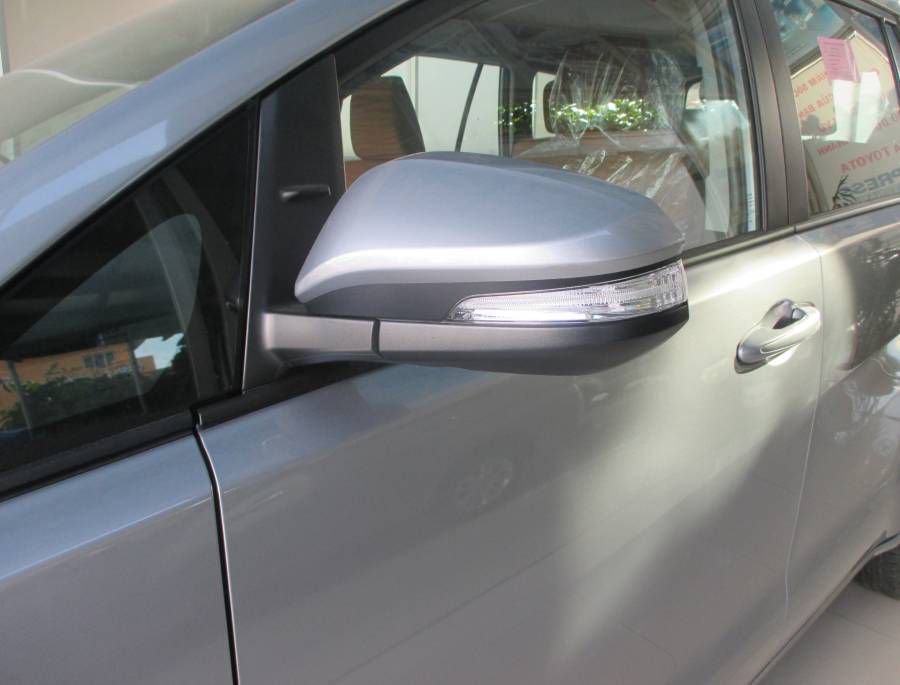 Ban Toyota Innova 2.0G moi Ho Chi Minh Chi can 240tr nhan xe ngay. Co du mau xe giao ngay toan quoc.