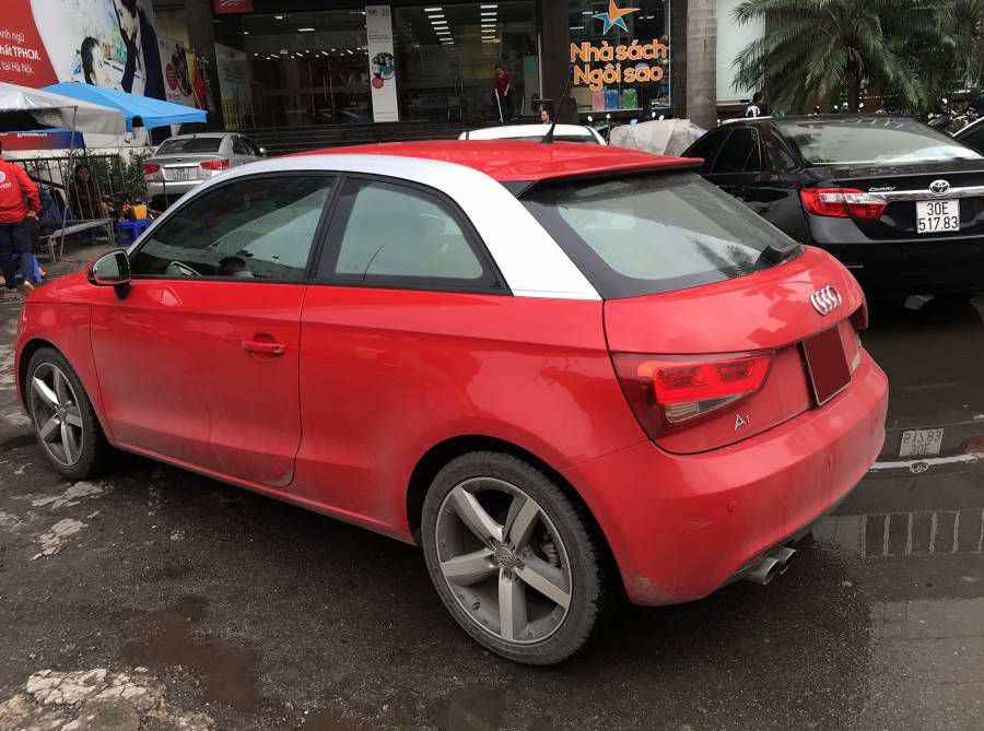 Chinh chu ban Audi A1 do noi that do, hai cua, 4 cho, xe dang ky lan dau 2013