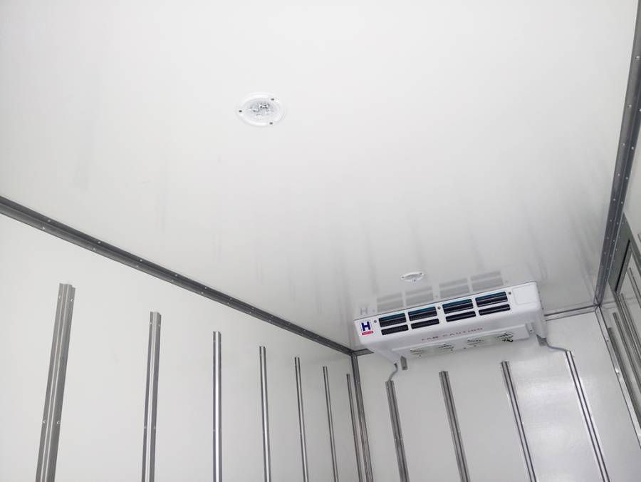 Xe tai dong lanh KIA K250 - Tai trong 1990 kg - May lanh am 15 do