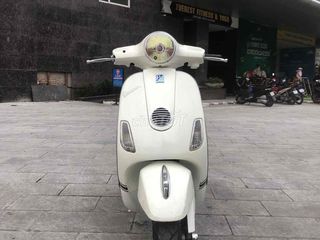 piagio Vespa Lx 125 ie màu trắng