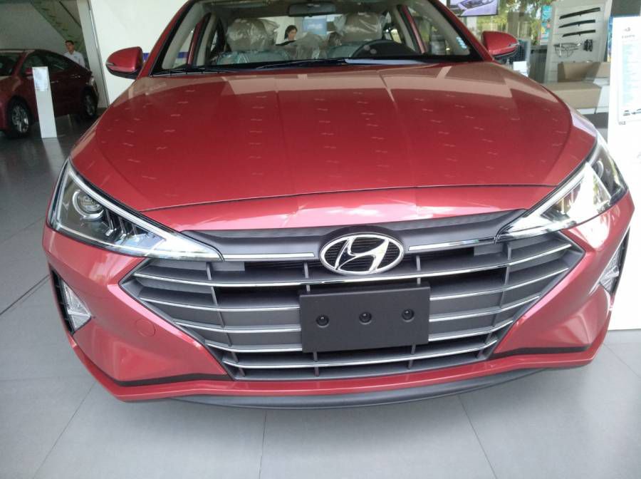 So huu ngay HuynDai elantra facelif 2019 voi chi 200 trieu dong