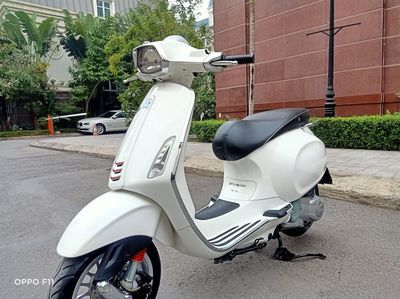 XE MÁY PIAGGIO VESPA 125 MÀUTRẮNG  QUÁ ĐẸP ĐK 2018