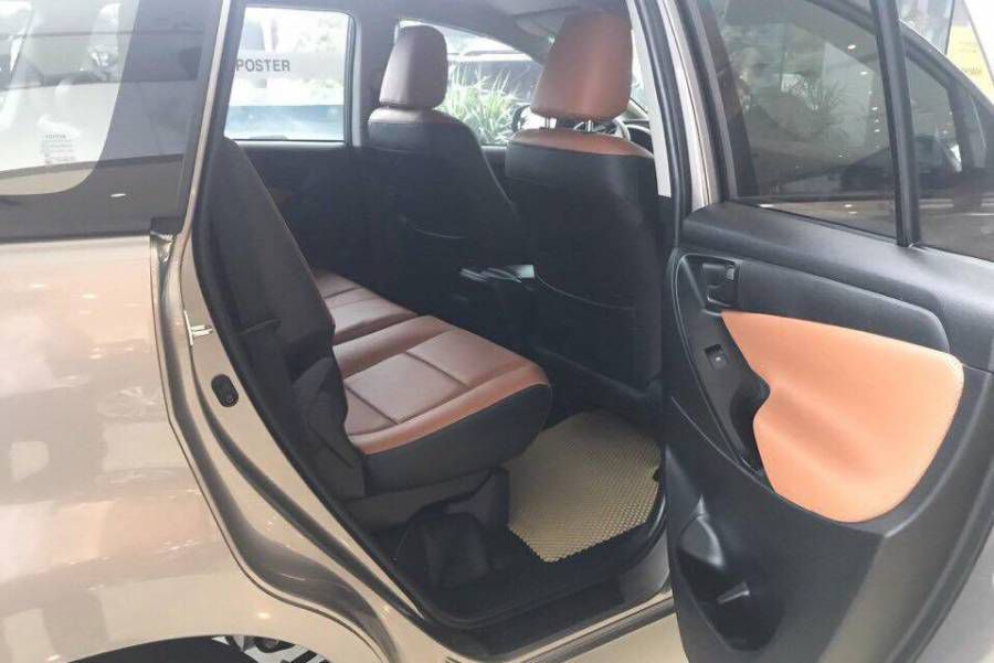 Toyota My Dinh ban Innova 2.0 E 2019 Gia sieu tot trong thang 4, du mau co xe giao ngay 0963393983