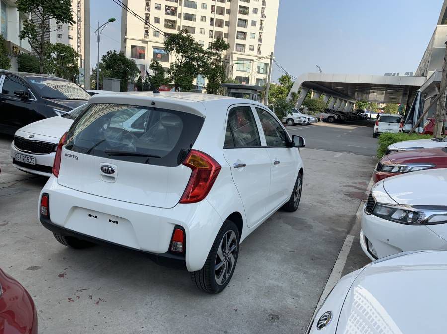 Kia Morning 2019- uu dai cuc khung thang 6 - ho tro tra gop 90% - goi ngay: 0938.805.067