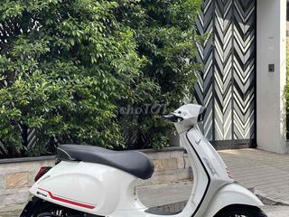 Vespa Sprint 2022 trắng