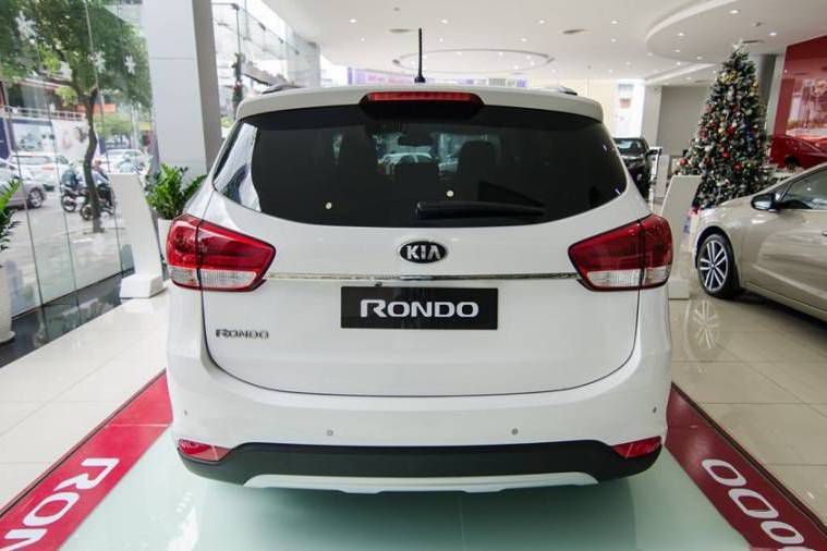 KIA RONDO MOI - GIA SOC - HO TRO TRA GOP L/S TOT- TRA TRUOC TU 180TR NHAN XE - HOTLINE KIA BINH DUONG 0933791660