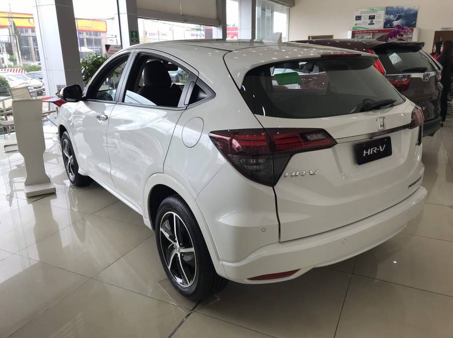 Honda HR-V nhap khau thai lan giao xe ngay du mau gia tot giam tien mat 26 trieu lien he 0911556171