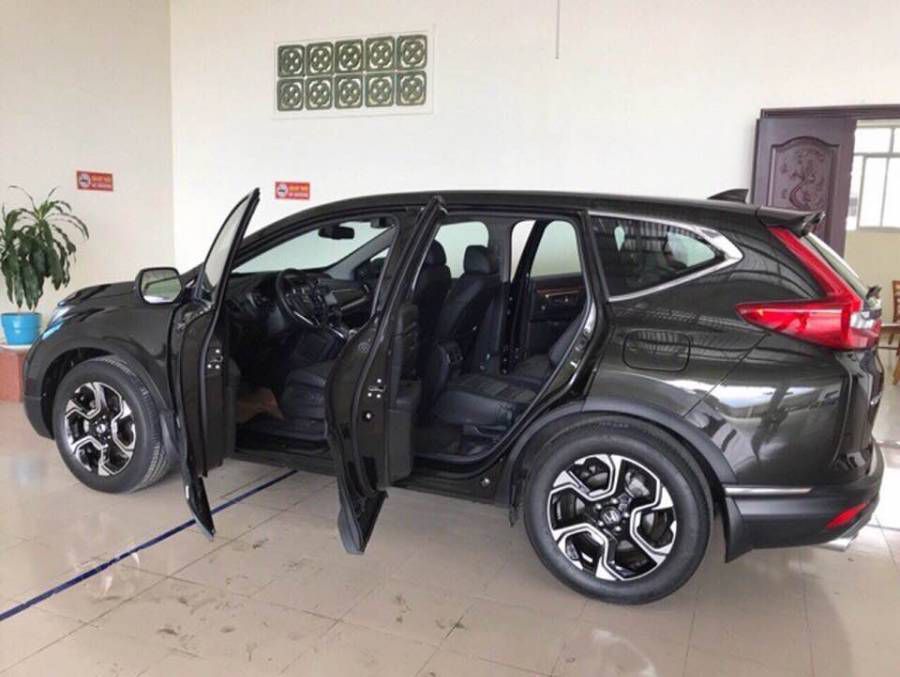 HONDA CRV MOI - XE GIAO NGAY, LIEN HE DE NHAN UU DAI TOT NHAT 0939757589