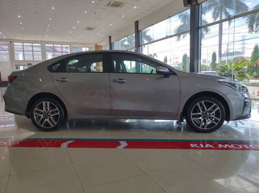 Kia Cerato Deluxe 2019-giam gia tien mat/tang bao hiem than xe-Lien he PKD Kia Bien Hoa 0933293303