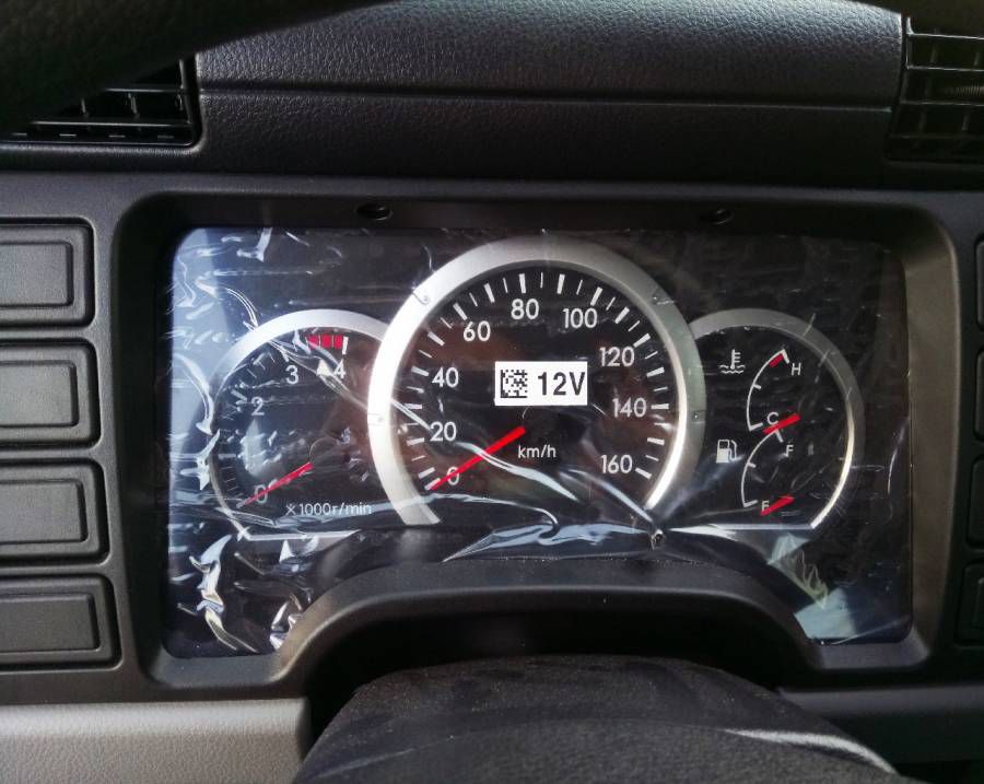 Xe tai 2.1 tan Mitsubishi Fuso Canter 4.99 - Mui bat - Xanh duong - Linh kien Nhat Ban