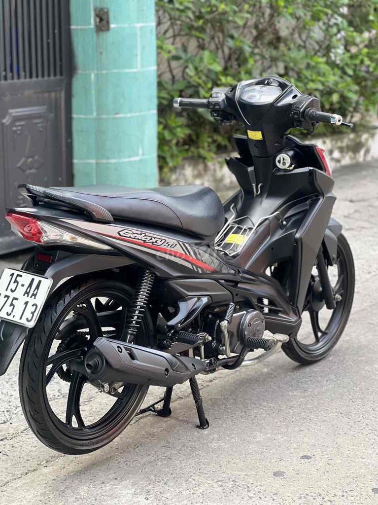 Xe 50cc Galaxy của SYM không cần bằng lái.