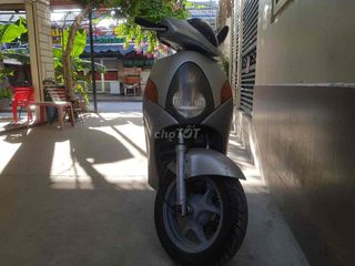 xe @ 150 cc nhập ý đời 2004 màu bạc đẹp