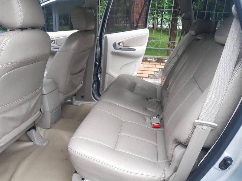 Ban Toyota Innova 2.0G 2013