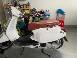 cần bán xe vespa chính chủ xe nhà để kho chạy 5000