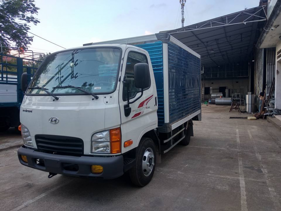 Can Ban Hyundai Mighty N250 2,5 tan thung kin 0904 143 662