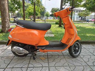 Piaggio vespa đen vuông nhe.ĐK 2014.Xe đẹp.BSTP