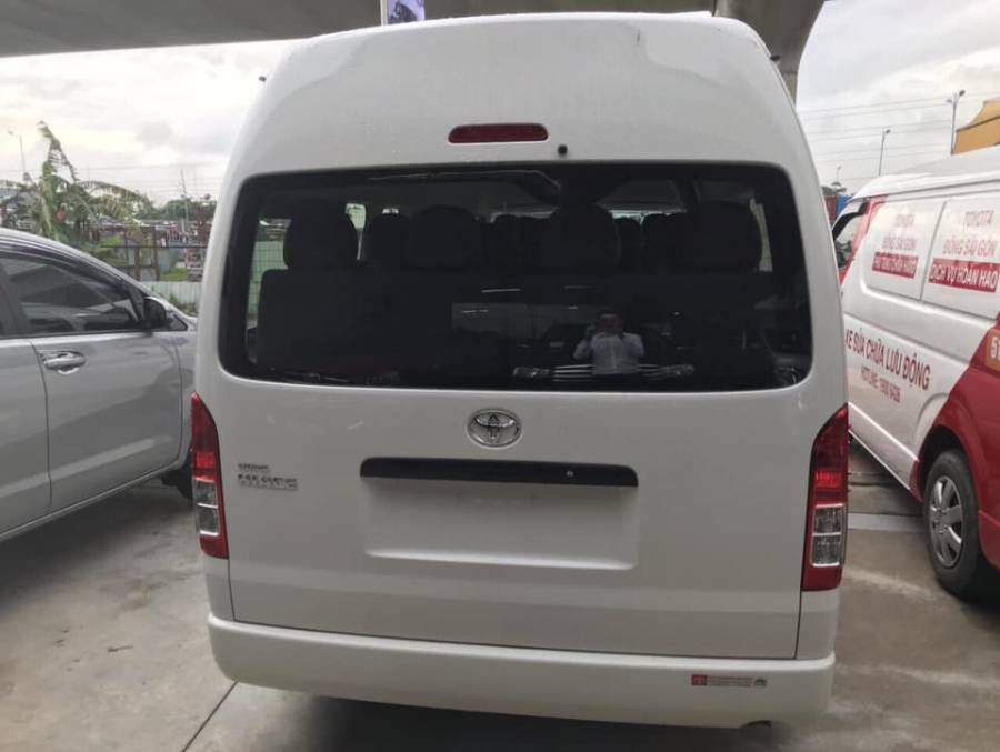 Ca Map Toyota Hiace khuyen mai den 150tr