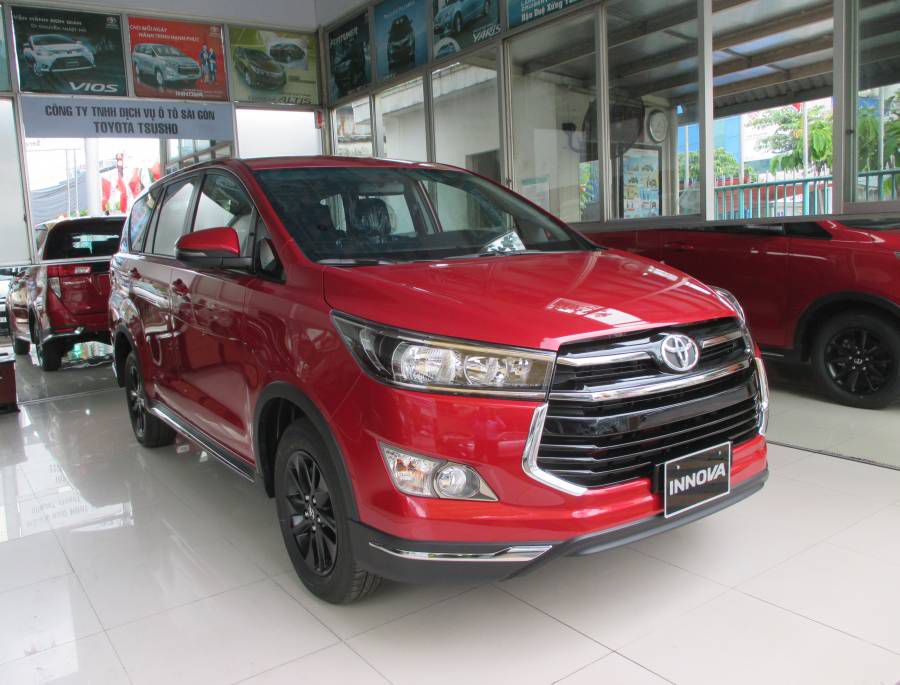Ban Toyota Innova 2.0G VENTURER 2019 moi Ho Chi Minh Chi can 230tr nhan xe ngay. Co du mau xe giao ngay toan quoc.