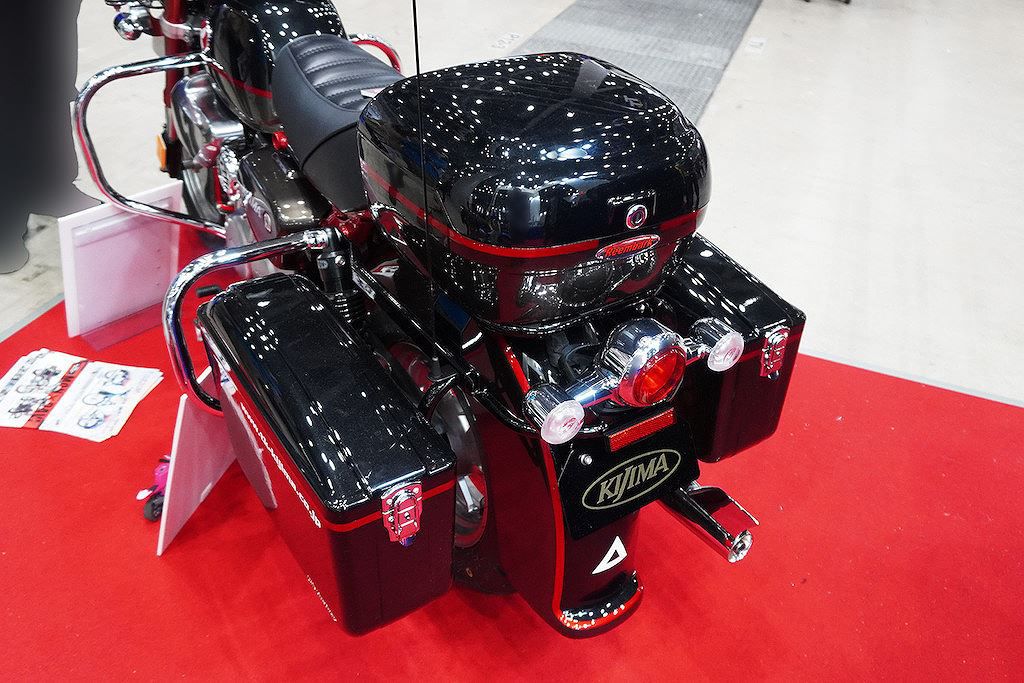 Điều gì xảy ra khi “salon bay” Harley-Davidson Ultra Glide thu nhỏ chỉ bằng Honda Monkey? ảnh 4