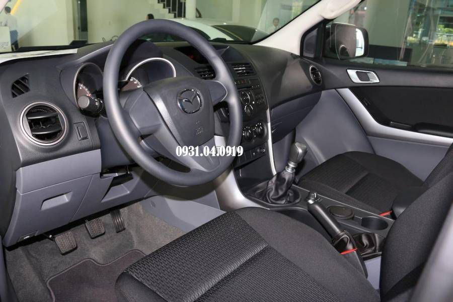Mazda BT-50 da chinh thuc quay tro lai tai Viet Nam! - GIA BAN MOI SIEU HAP DAN - Tai showroom Mazda Mien Tay 0931.04.0919: Xe co san du mau - San sang giao ngay
