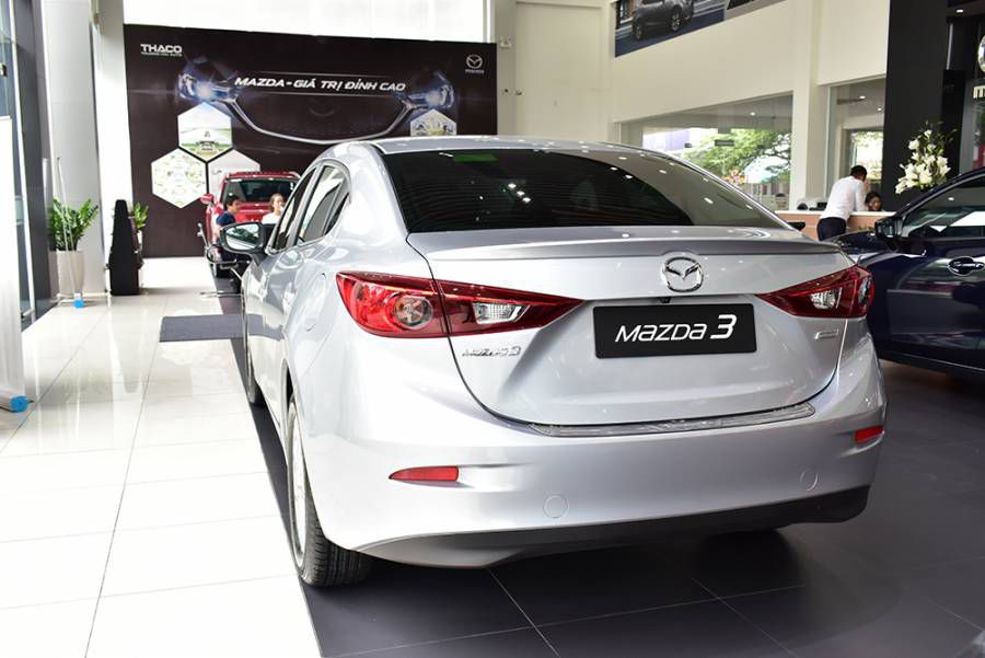 Ban Mazda 3 Face Lift 2019 moi Binh Duong