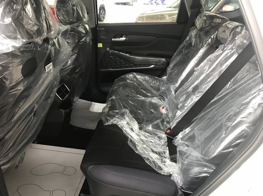 Hyundai Santafe 2019 Da Nang, Co san giao ngay, Qua Tang hap dan, Ho tro Grab - Vay 80% gia tri xe. Lien he: 0905.59.89.59