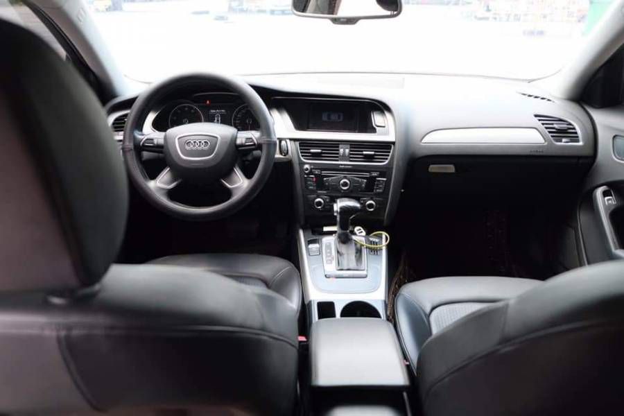 Can ban Audi A4 nam san xuat 2013, dk 2014, mau trang, nhap khau, odo 67kkm