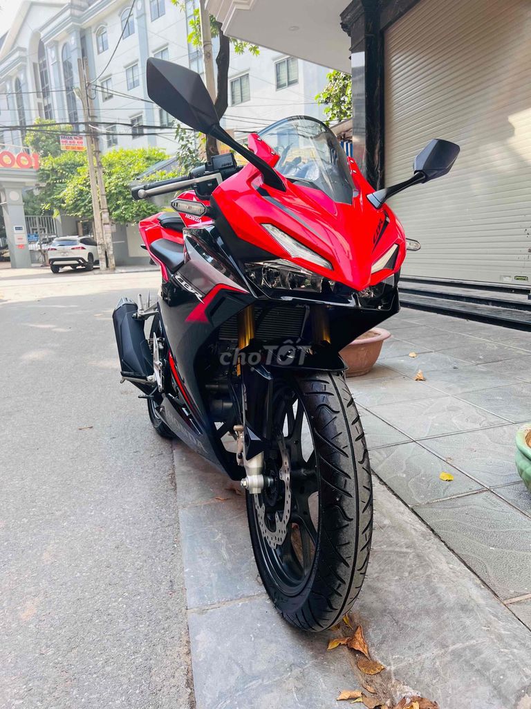 Honda CBR 150 biển 29 mới lăn bánh 900km-pkl moto