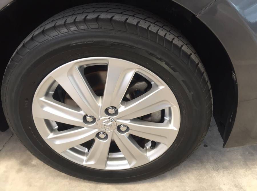 Ban Toyota Yaris 1.3G AT 2015 con qua moi