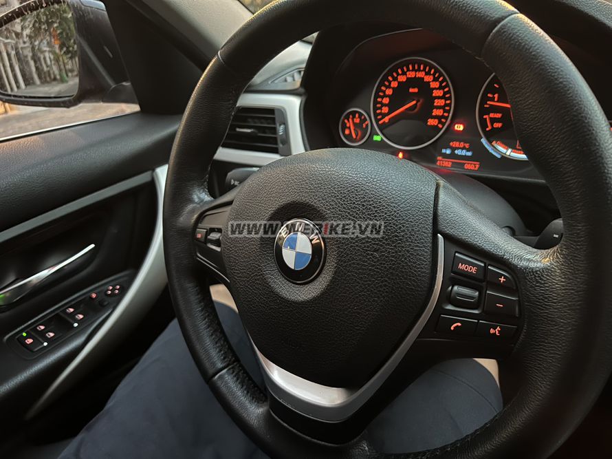 BMW 320i 2017 LCI, full den o TPHCM gia lien he MSP #2240524