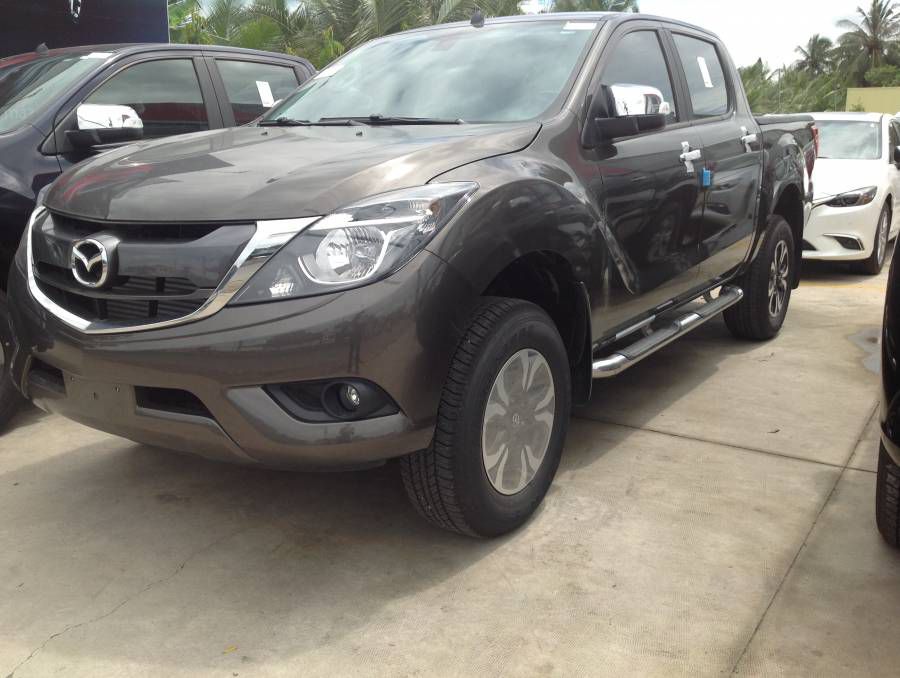 Ban Mazda BT-50 Face Lift 2019 moi Binh Duong