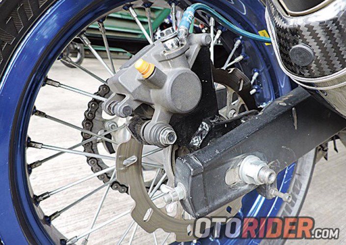 Moto Yamaha R25 do banh cam “hang doc” tai Indonesia-Hinh-5