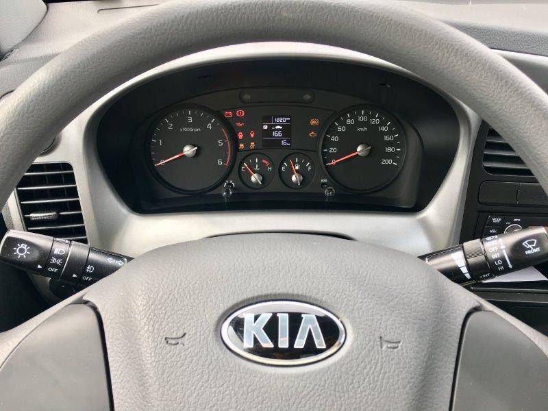 Xe tai kia 1.9 tan Thung 3.2m mau trang 2019 - Ho Tro Vay NH 80% - LH: 0938.903.187