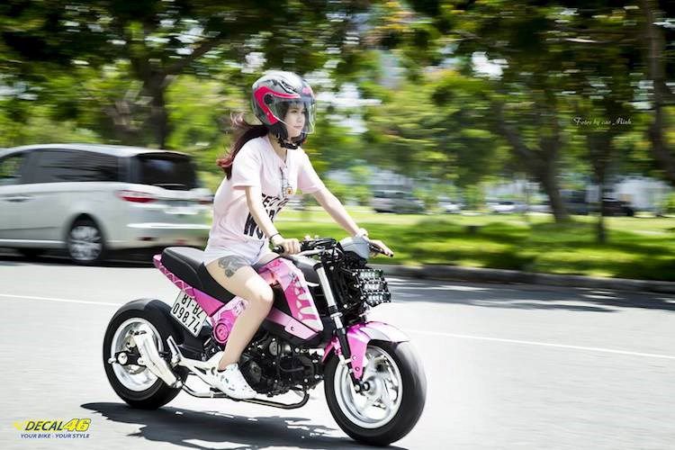 Nu biker Viet cuc cool ben Honda MSX125 hang khung-Hinh-6
