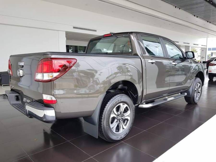 Ban Mazda BT-50 2.2 AT 4x2 (So tu dong 1 cau) 2019 nhap khau nguyen chiec - Uu dai cuc khung khi goi ngay hotline 0931.04.0919 Mazda khu vuc mien Tay.