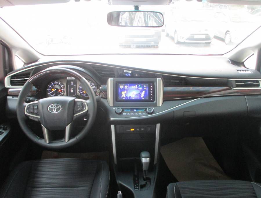 Ban Toyota Innova 2.0G VENTURER 2019 moi Ho Chi Minh Chi can 230tr nhan xe ngay. Co du mau xe giao ngay toan quoc.