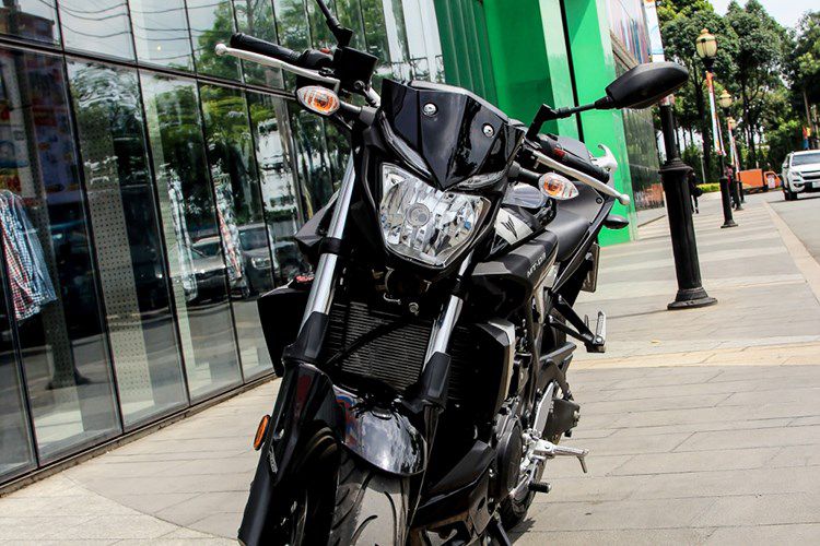 "Cham mat" moto Yamaha MT-03 gia 139 trieu tai VN-Hinh-2